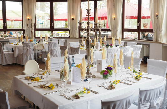 HOLIDAY & POST EVENT CLEANING